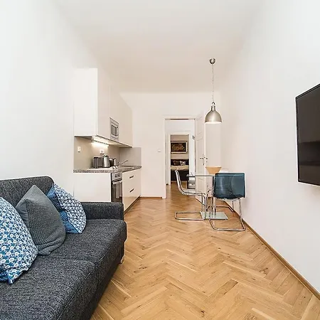 Newly Renovated 1-bed At Charles Bridge * Prague