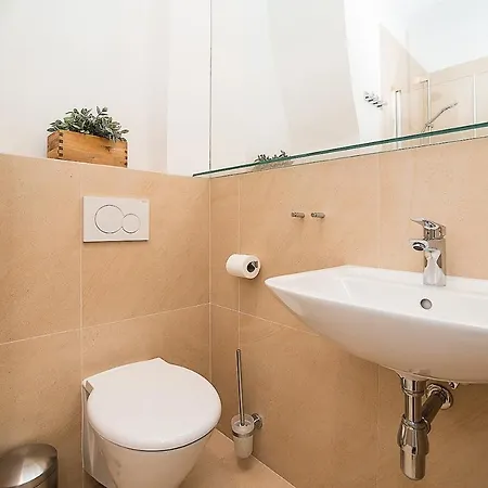 Newly Renovated 1-bed At Charles Bridge Apartment