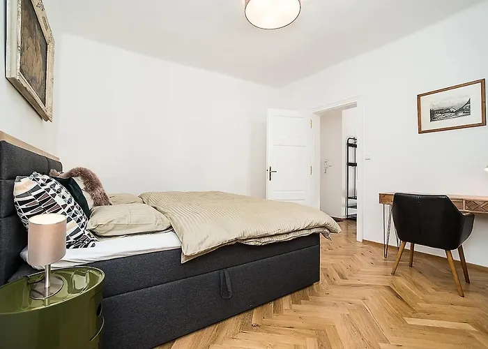 Newly Renovated 1-bed At Charles Bridge Apartman Prága