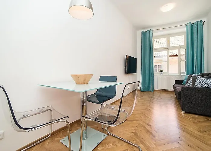 Newly Renovated 1-bed At Charles Bridge Apartman *