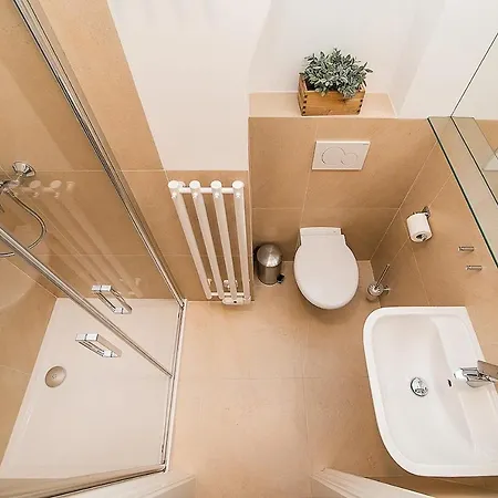 Newly Renovated 1-bed At Charles Bridge * Praga
